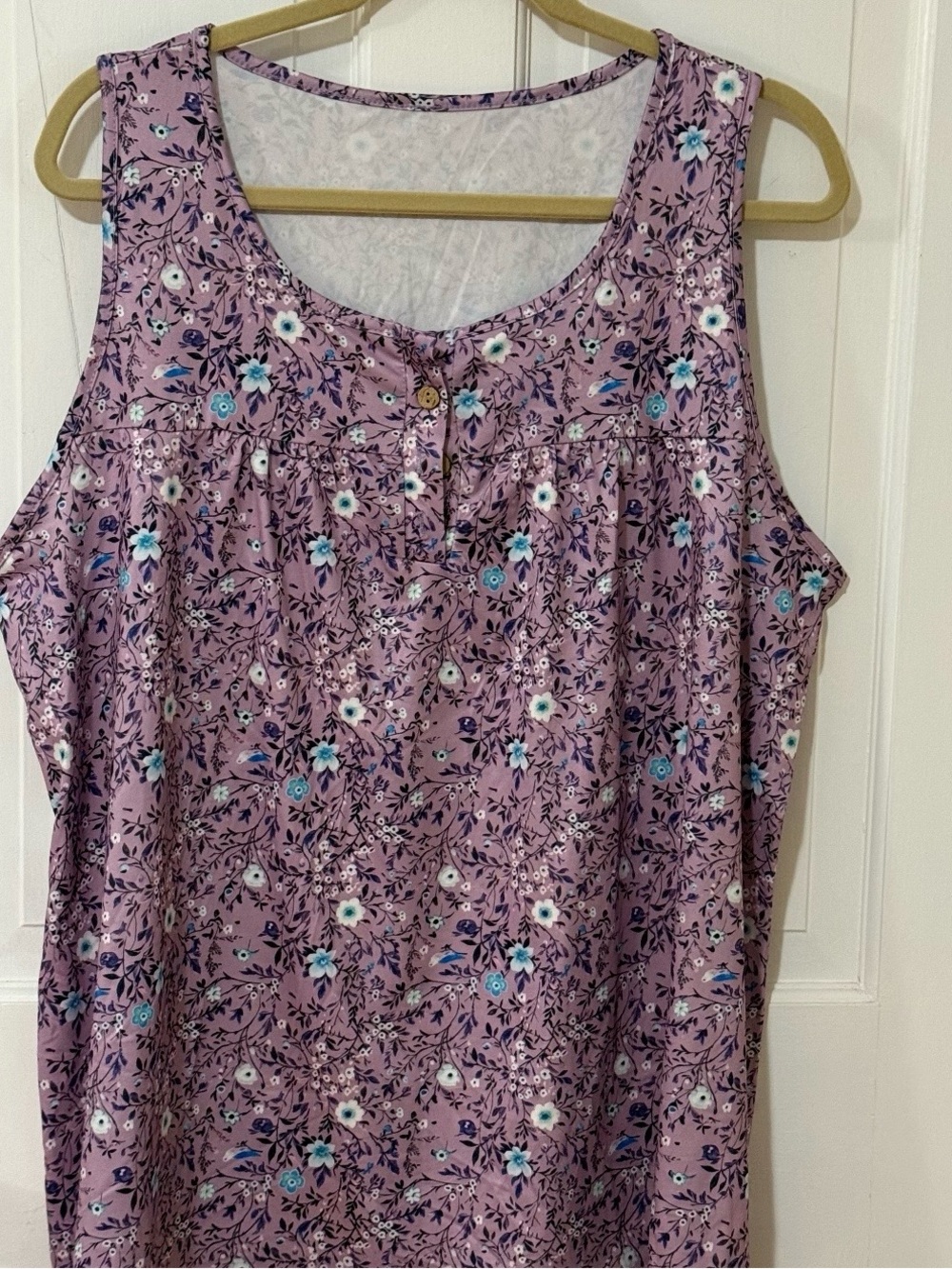 Women’s Lavender Floral Sleeveless Blouse with Button Detail